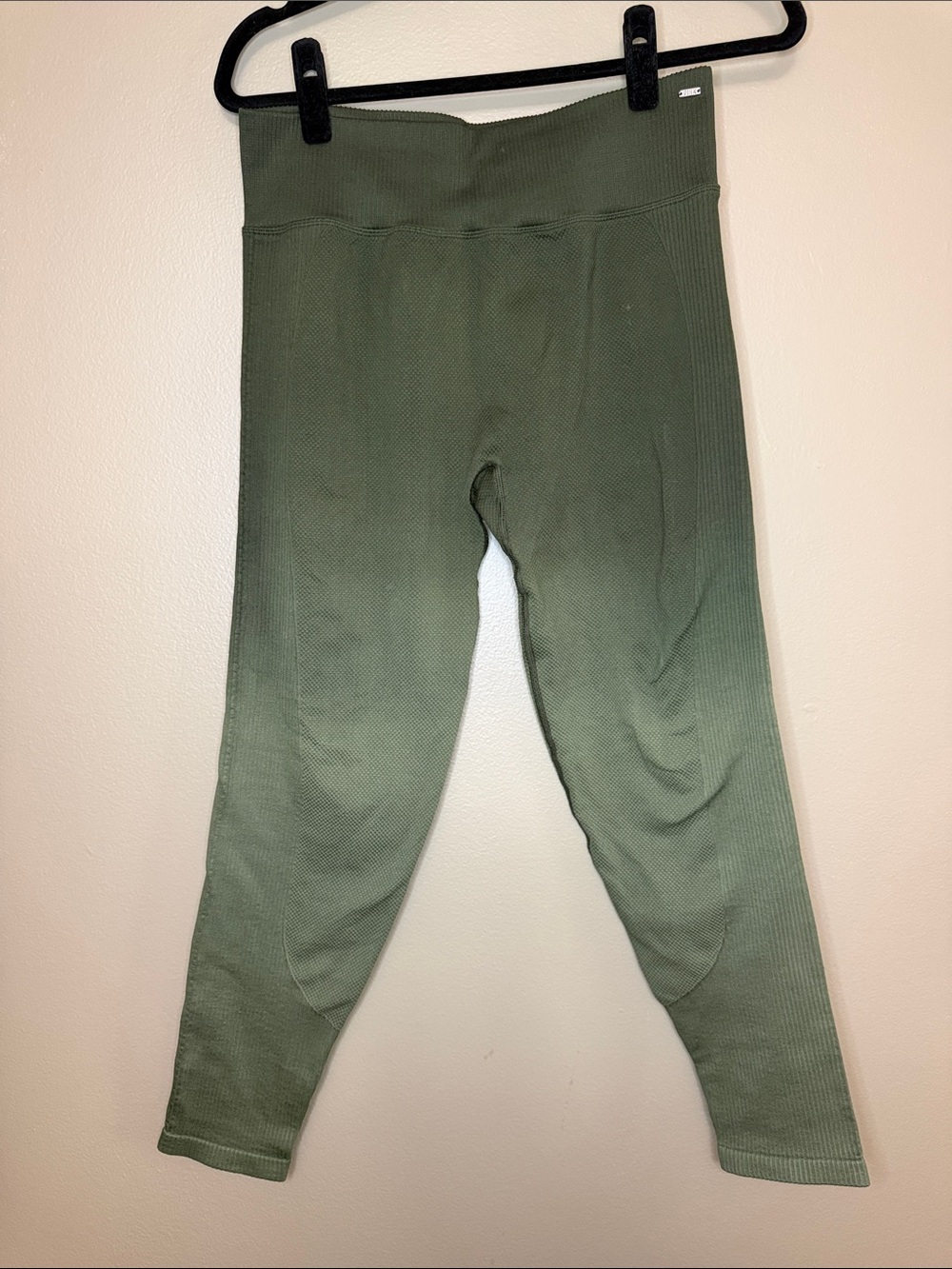 PINK Active Victoria’s Secret Olive Green Ribbed Leggings ombré - L